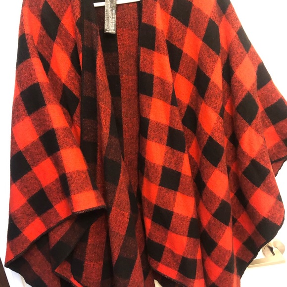 Zara plaid red poncho - cozy for outdoor nights by the fire pit and into fall - Picture 3 of 8